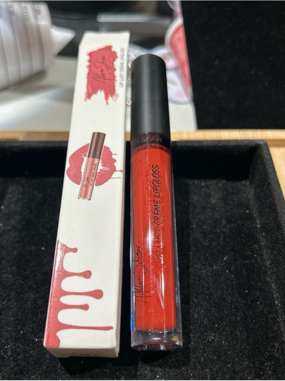 Allen Shaw lipgloss shade number 9